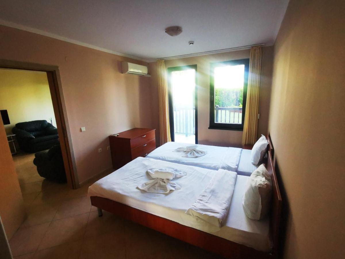 Marina Delfin Apartments - Top Location & Pet Friendly Sveti Vlas Dış mekan fotoğraf