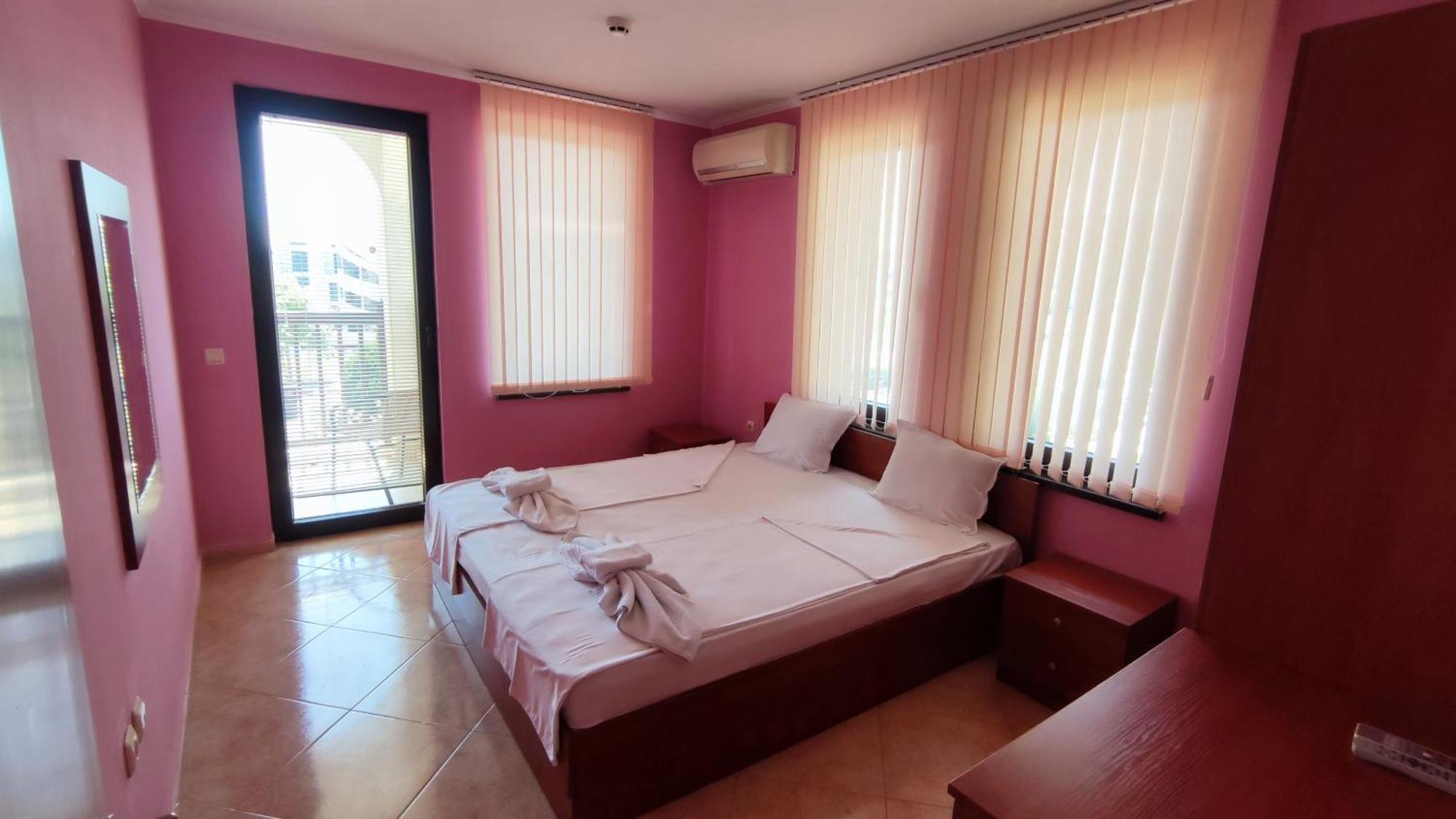 Marina Delfin Apartments - Top Location & Pet Friendly Sveti Vlas Dış mekan fotoğraf