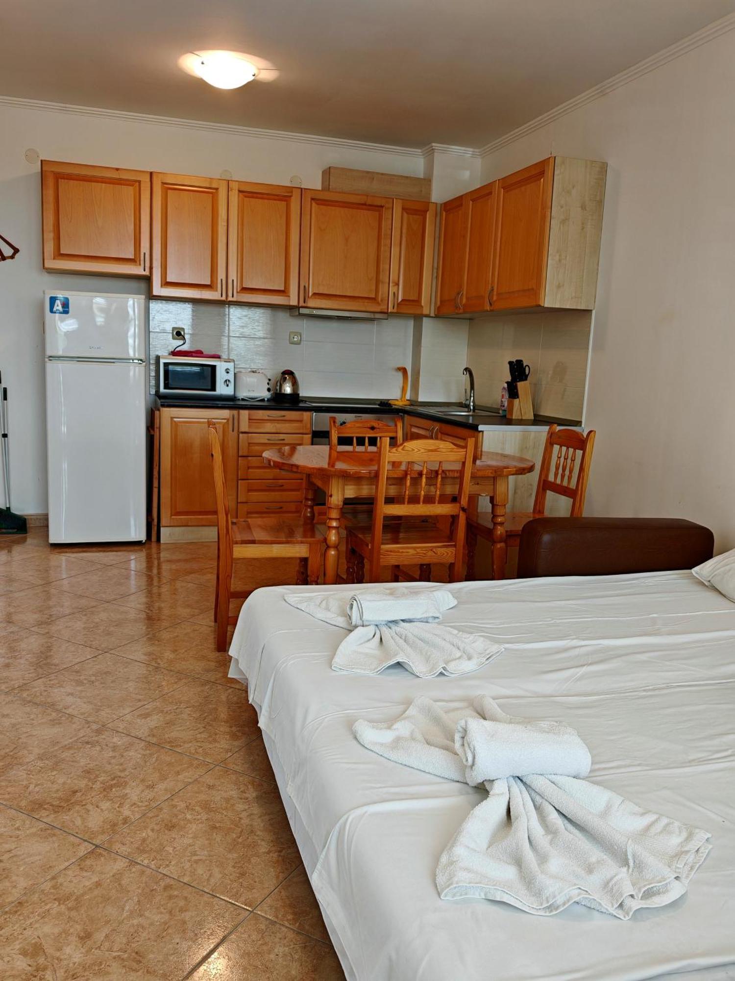 Marina Delfin Apartments - Top Location & Pet Friendly Sveti Vlas Dış mekan fotoğraf